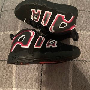 Red and black uptempo
